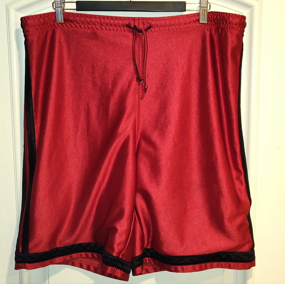 EUC OLD NAVY MEN'S RED WITH BLACK STRIPES SILKY ATHLETIC SHORTS SIZE LARGE LOOSE